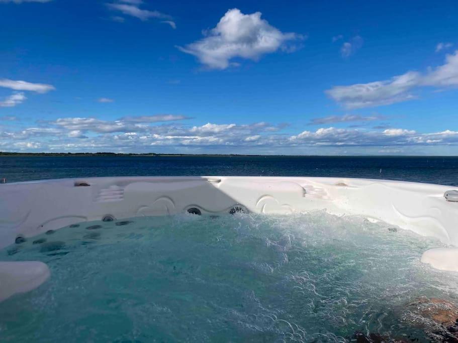 Villa Avec Spa & Vue Panomarique Sur L'Etang Pérols Extérieur photo